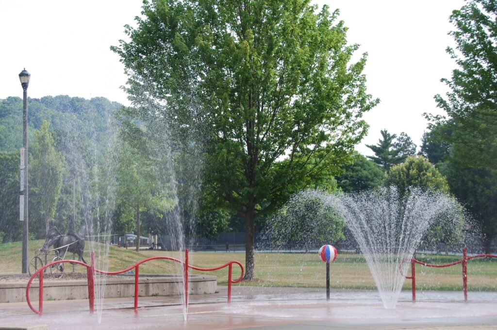 CANUE | Étude de cas de Villes et ClimatKPerrotta -Spray Pool-Hamilton-July 2025